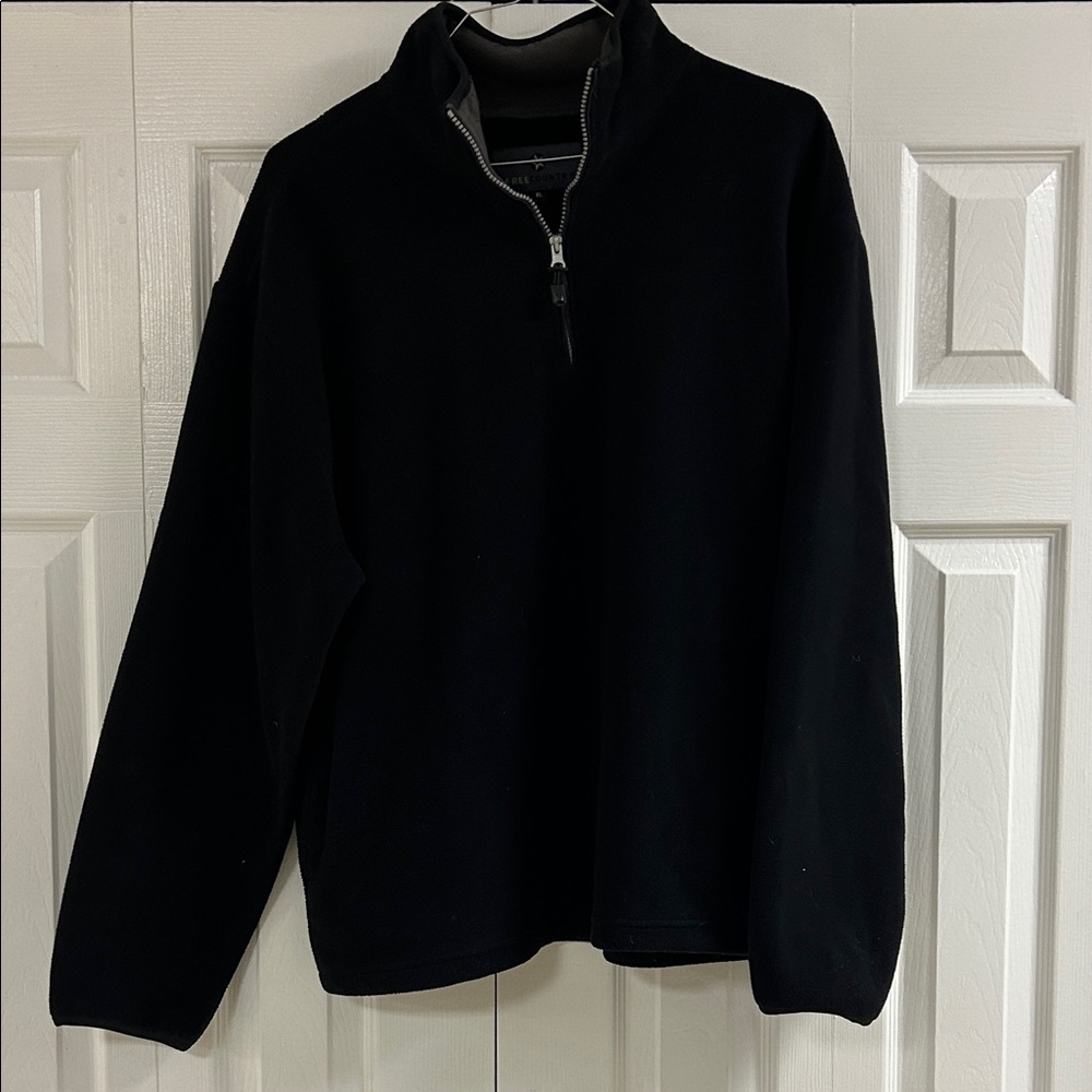 Free Country Men's Black Zip-Up Sweater‎